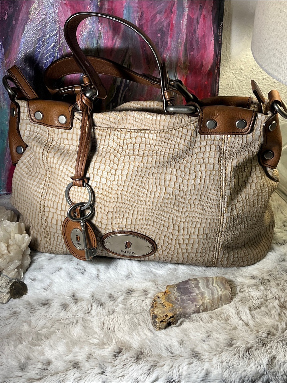 !!LONG LIVE VINTAGE!! Fossil Beige Croc-Embossed Shoulder Bag with Brown Trim